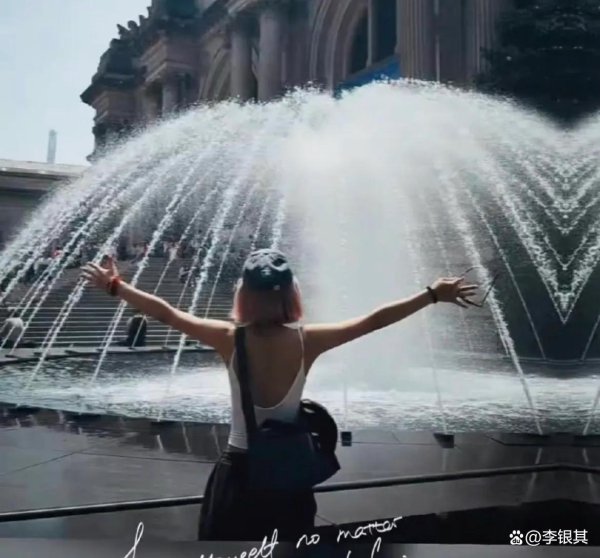 赵丽颖素颜遛娃为啥火爆全网？背后真相让东说念主不测